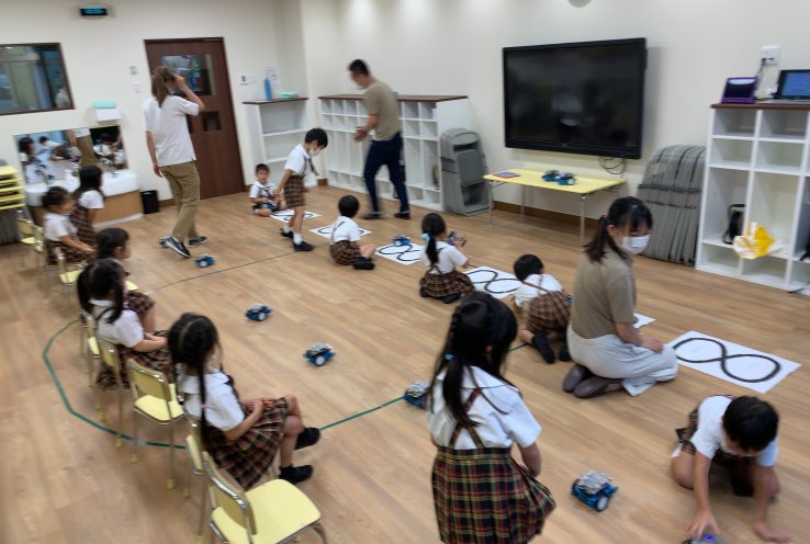 Kids Duo International 青葉台のプログラミング課外教室でロボットプログラミングの授業を実施